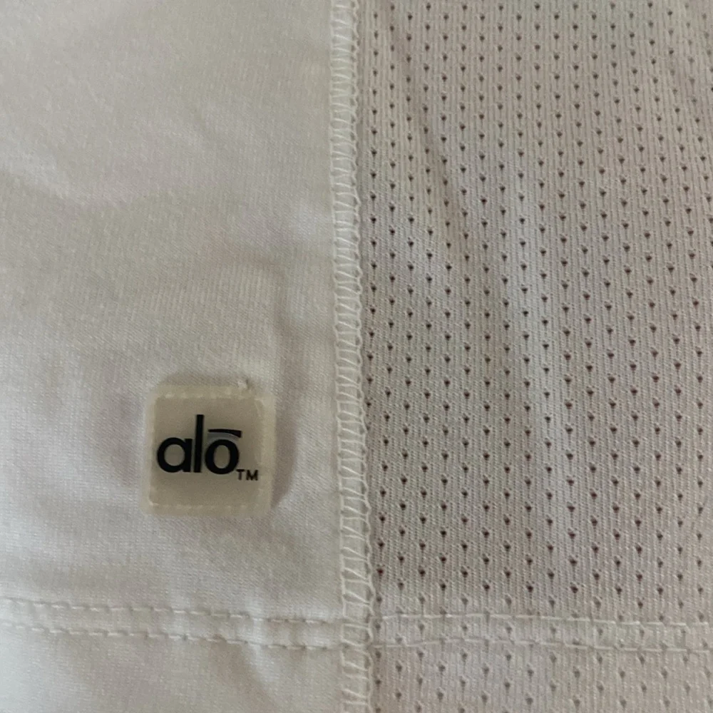 Alo Sport coolfit white tee size XL